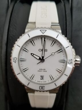 ORIS AQUIS 36.5 MM WOMENS